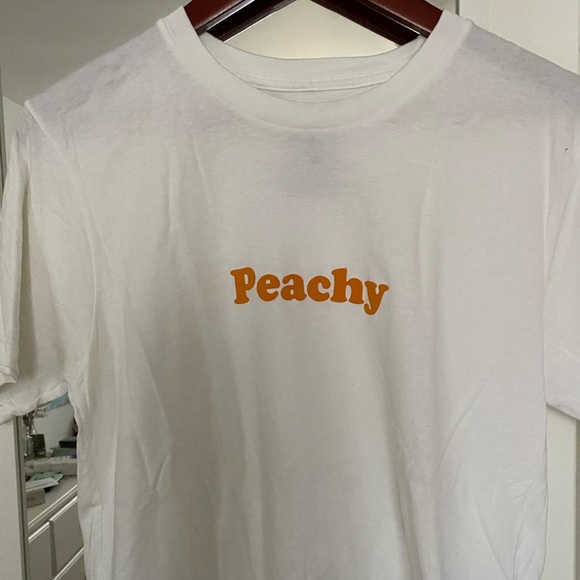 Peachy Tee - Picture 4 of 4